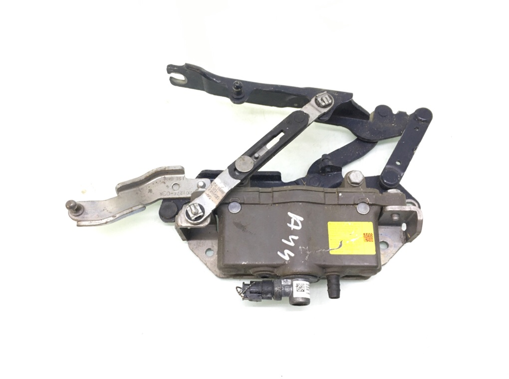 Петля капота правая для BMW 5 F10/F11/GT F07, 2010 г. 3.0 TD дизель б/у