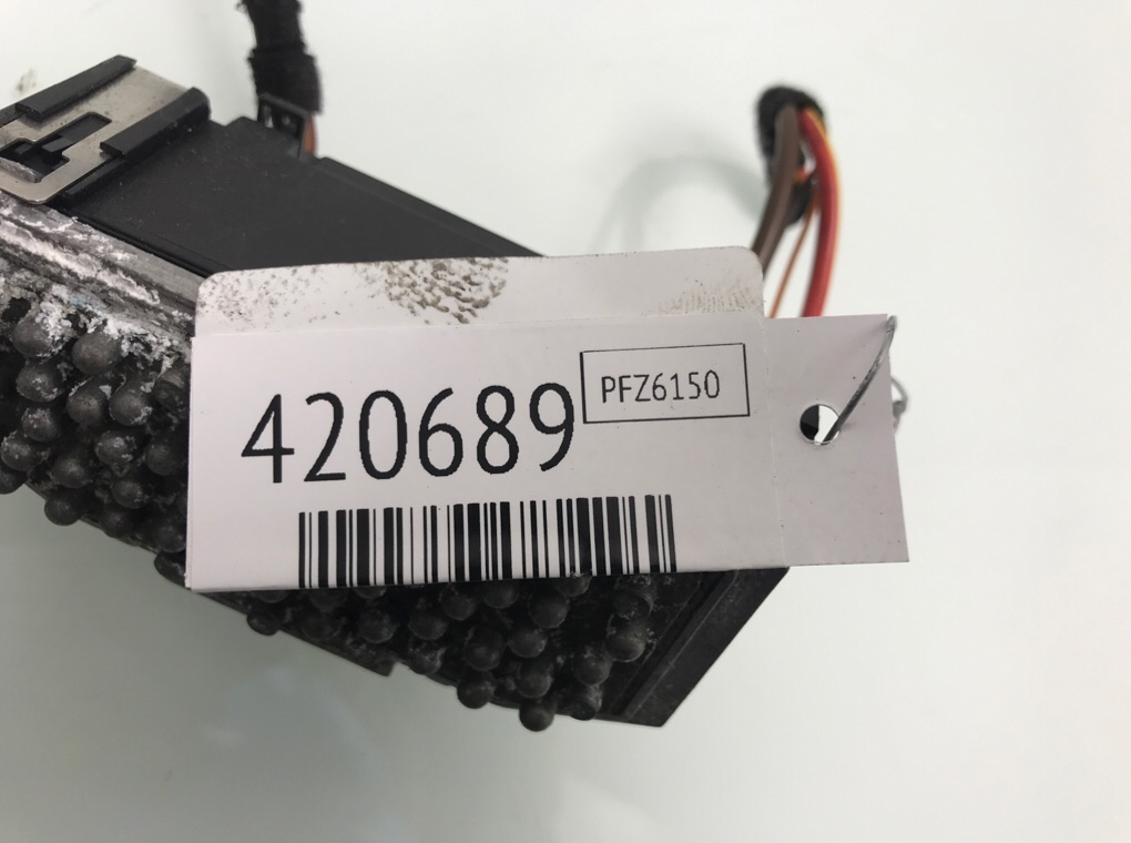Сопротивление печки для Volkswagen Caddy, 2009 г. 2.0 SDi дизель б/у — фото 6