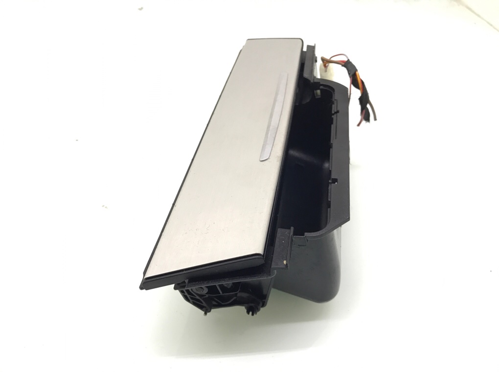 Пепельница для BMW 7 F01/F02, 2011 г. 3.0 TD дизель б/у — фото 2