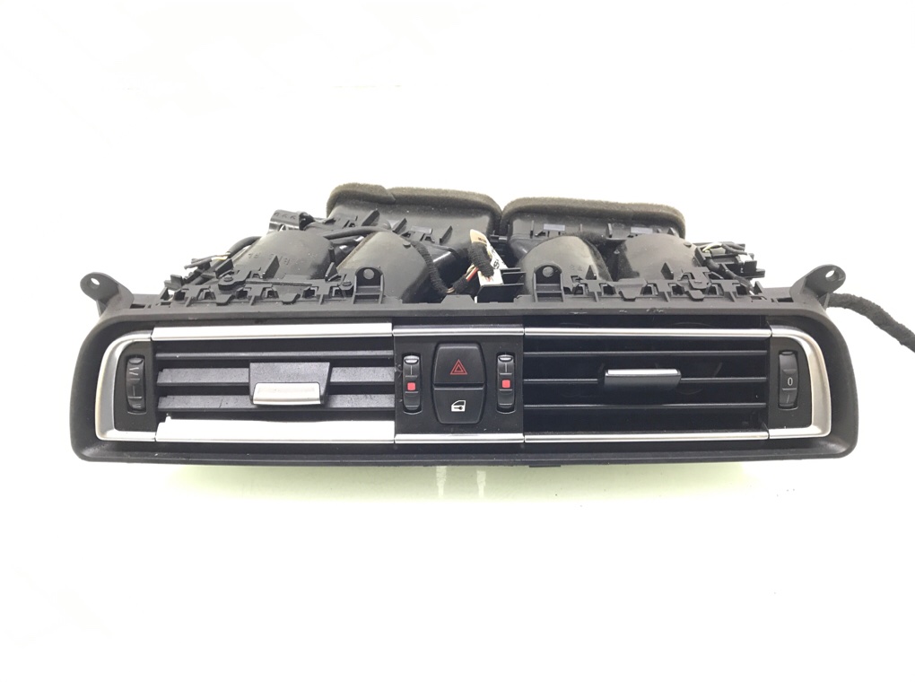 Дефлектор обдува салона для BMW 7 F01/F02, 2011 г. 3.0 TD дизель б/у