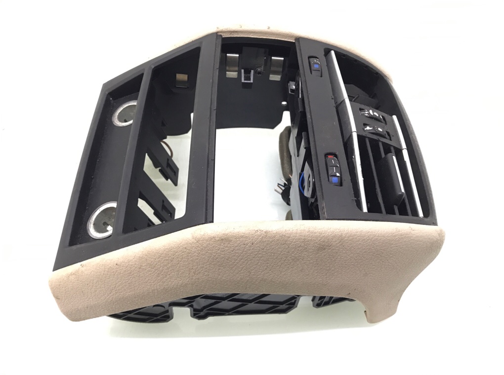 Дефлектор обдува салона для BMW 7 F01/F02, 2011 г. 3.0 TD дизель б/у — фото 2