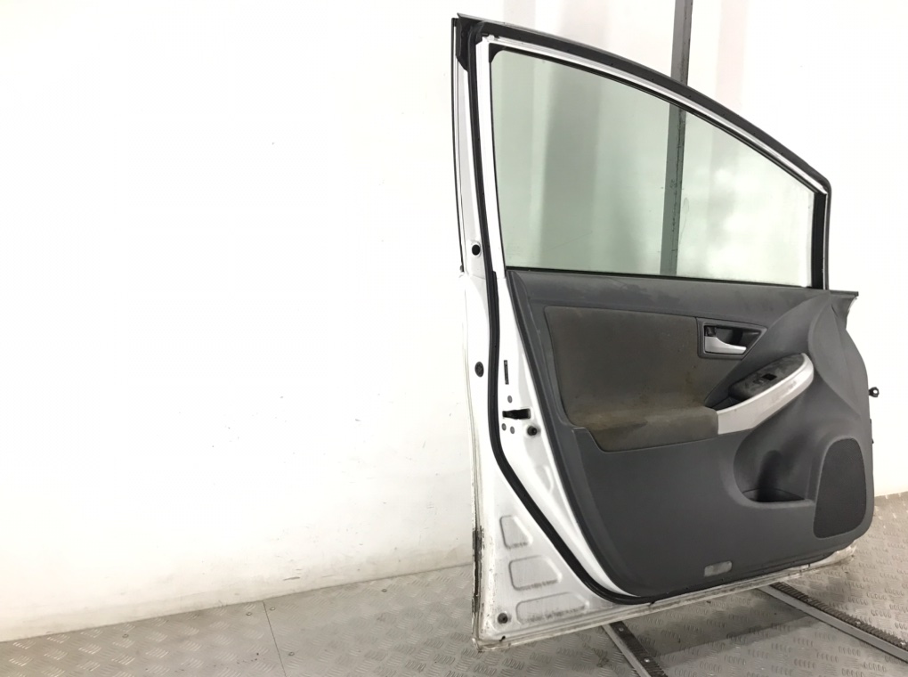 Дверь передняя левая для Toyota Prius, 2011 г. 1.8 i бензин б/у — фото 3