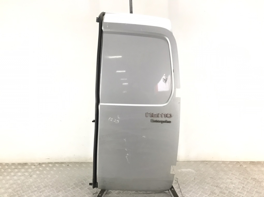 Дверь задняя распашная правая для Citroen Nemo, 2010 г. 1.3 HDi дизель б/у