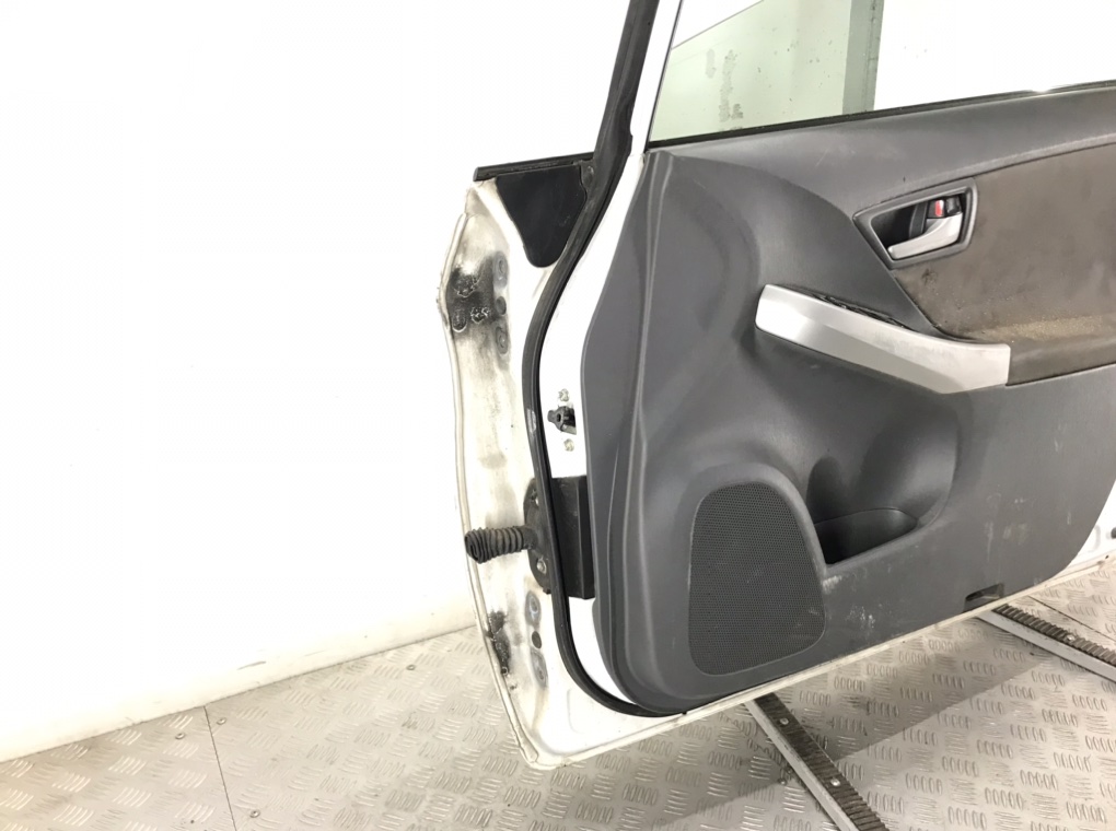 Дверь передняя правая для Toyota Prius, 2011 г. 1.8 i бензин б/у — фото 3