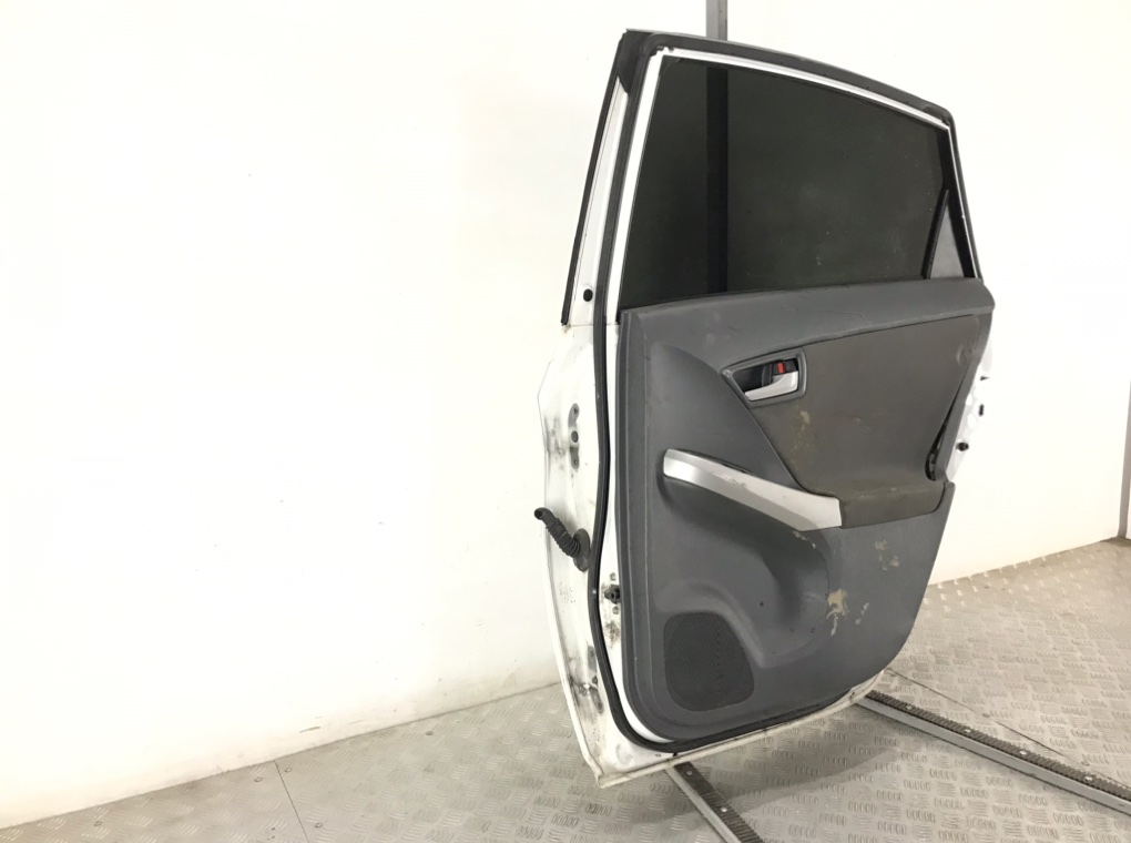 Дверь задняя правая для Toyota Prius, 2011 г. 1.8 i бензин б/у — фото 3