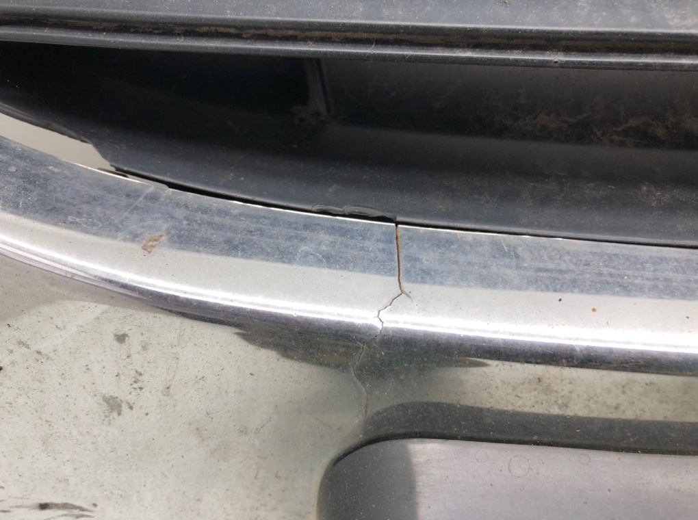 Решетка радиатора для Volkswagen EOS, 2006 г. 1.6 i бензин б/у — фото 4