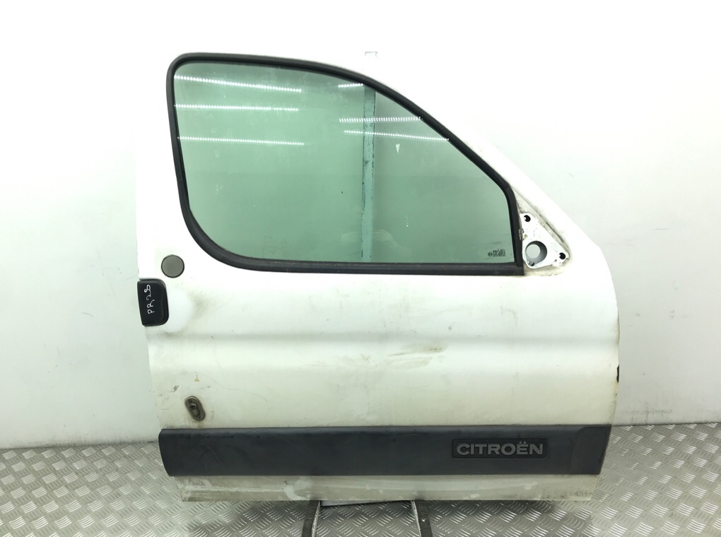 Дверь передняя правая для Citroen Berlingo, 2006 г. 1.9 D дизель б/у