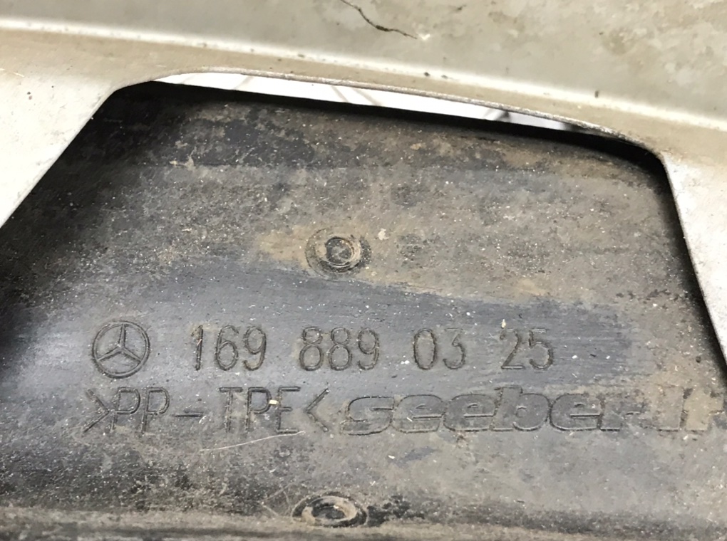 Крыло переднее левое для Mercedes A W169, 2009 г. 2.0 CDi дизель б/у — фото 6