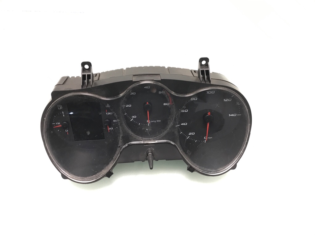 Щиток приборов (приборная панель) для Seat Leon, 2011 г. 1.6 TDi дизель б/у