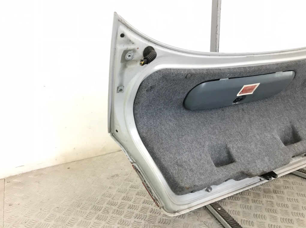 Крышка багажника для BMW 3 E46, 2003 г. 2.2 i бензин б/у — фото 3