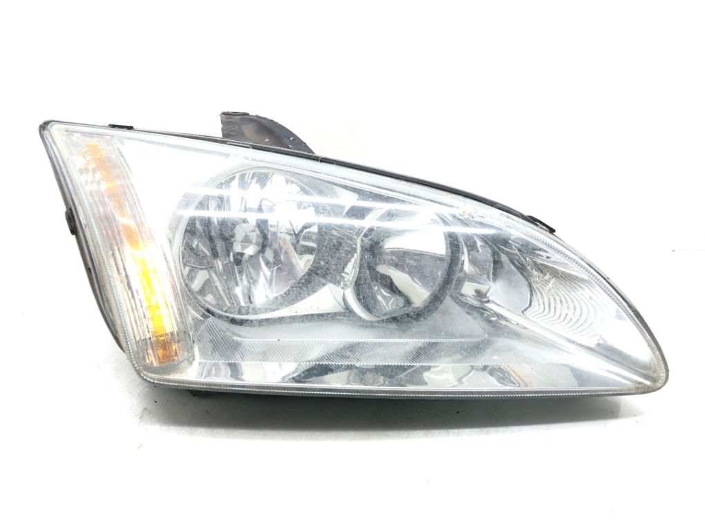 Фара правая для Ford Focus, 2005 г. 1.6 TDCi дизель б/у
