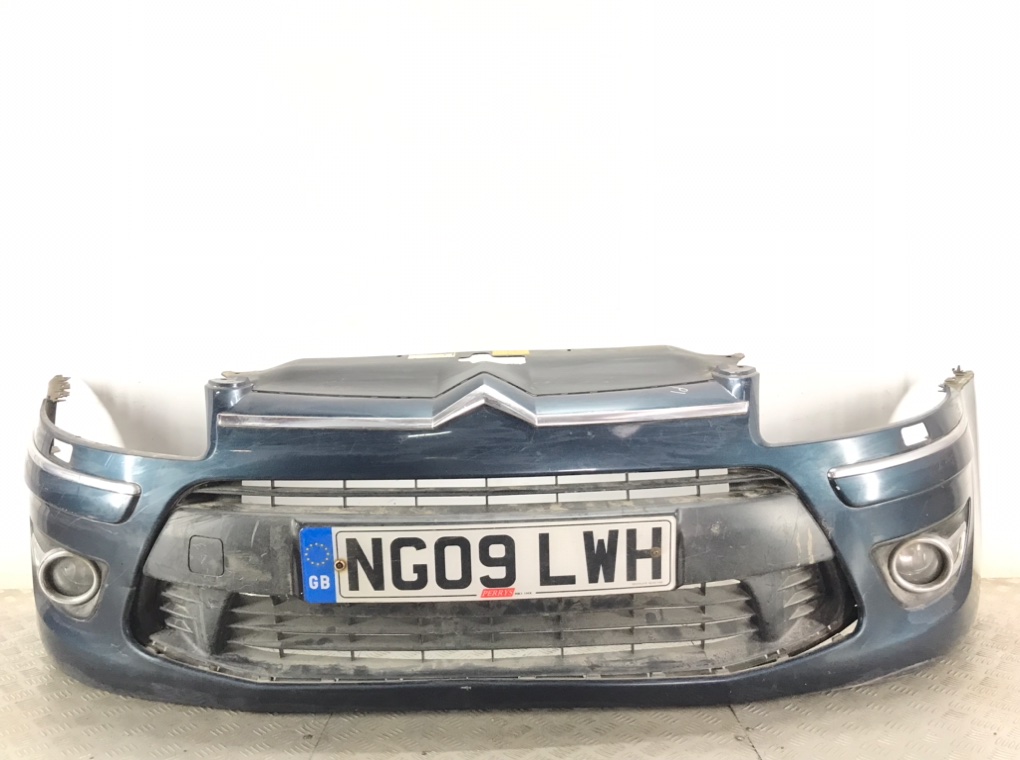 Бампер передний для Citroen C4, 2009 г. 2.0 HDI дизель б/у