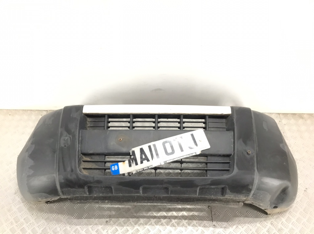 Бампер передний для Peugeot Bipper, 2011 г. 1.4 HDi дизель б/у