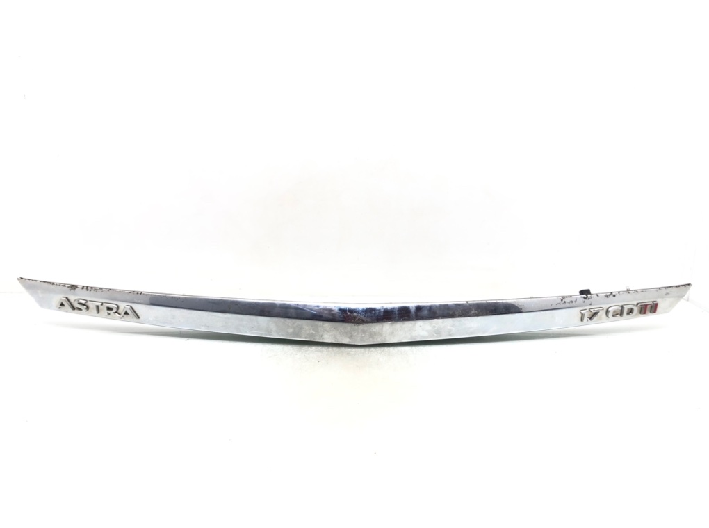 Накладка двери (крышки) багажника для Opel Astra, 2005 г. 1.7 CDTi дизель б/у