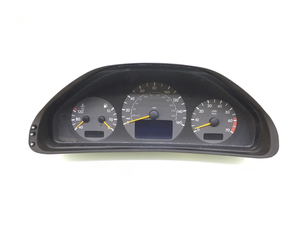 Щиток приборов (приборная панель) для Mercedes CLK W208, 2000 г. 2.3 i бензин б/у