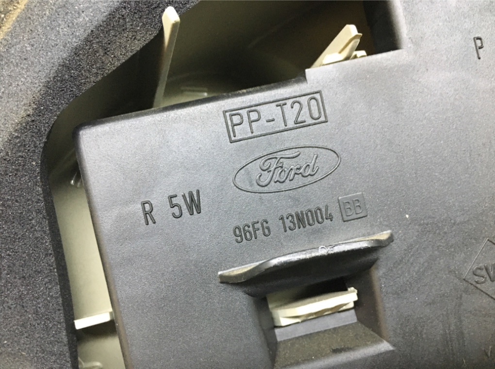Фонарь задний левый для Ford Fiesta, 2001 г. 1.3 i бензин б/у — фото 5