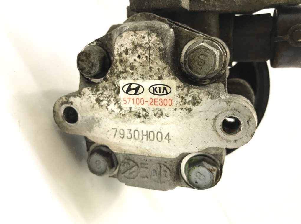 Насос гидроусилителя руля для Kia Sportage, 2008 г. 2.0 CRDi дизель б/у — фото 5