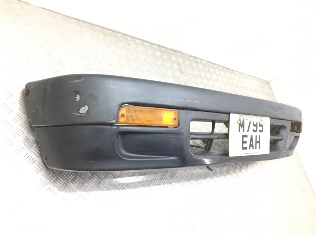 Бампер передний для Toyota Hilux, 1994 г. 3.0 D дизель б/у — фото 3