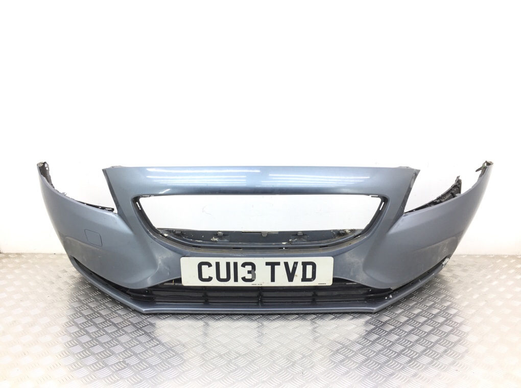 Бампер передний для Volvo V40, 2013 г. 1.6 TD дизель б/у