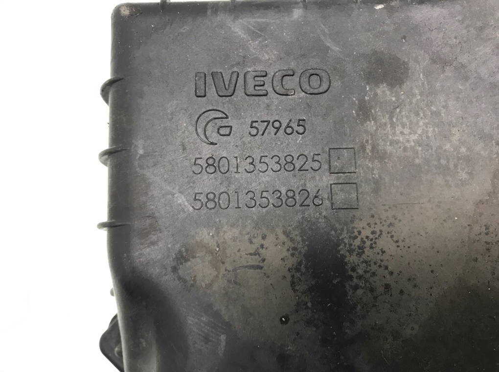 Корпус воздушного фильтра для Iveco Daily, 2015 г. 2.3 D дизель б/у — фото 5
