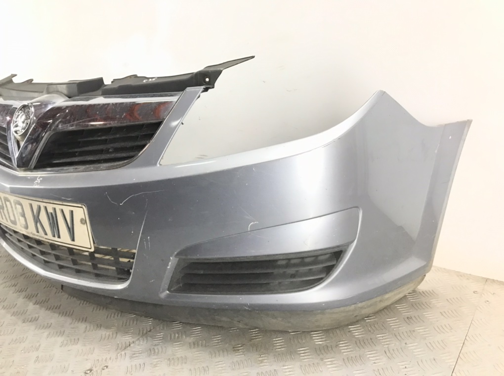 Бампер передний для Opel Vectra, 2008 г. 1.9 CDTi дизель б/у — фото 3