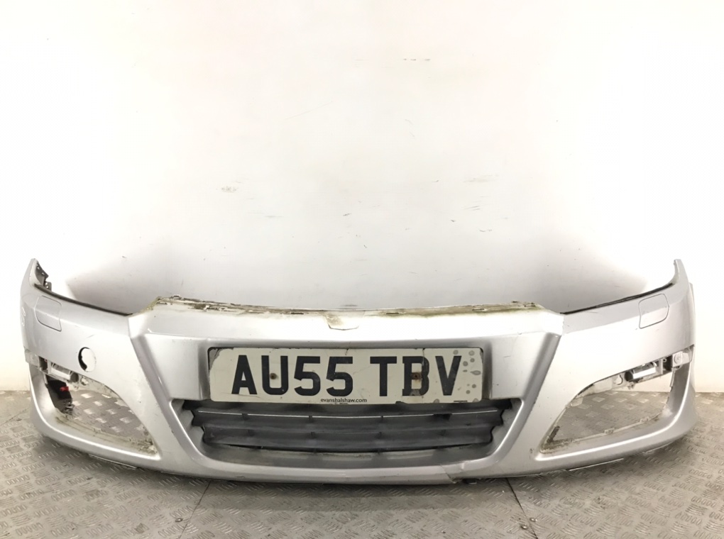 Бампер передний для Opel Astra, 2005 г. 1.7 CDTi дизель б/у