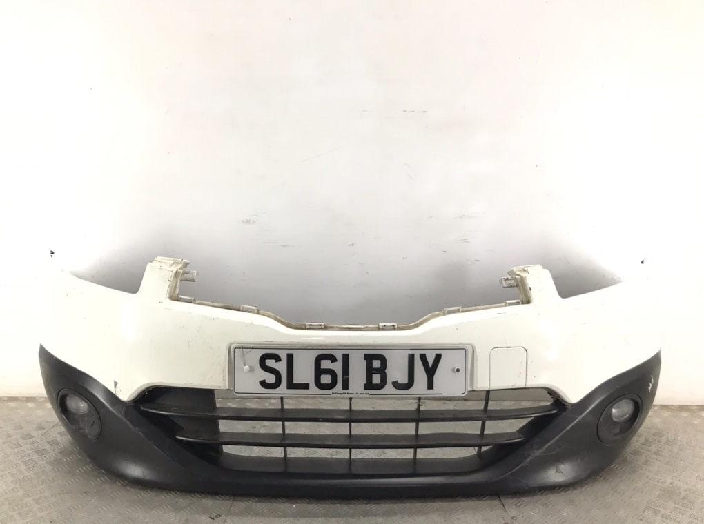 Бампер передний для Nissan Qashqai, 2011 г. 1.5 DCi дизель б/у