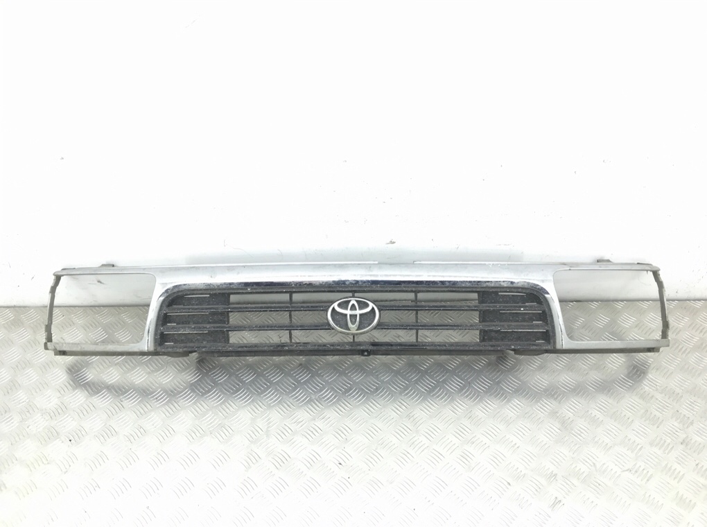 Решетка радиатора для Toyota Hilux, 1994 г. 3.0 D дизель б/у