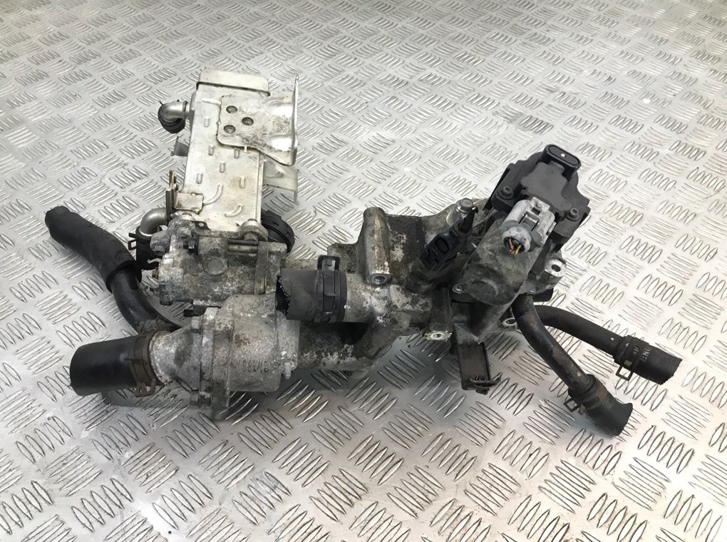 Клапан EGR для Hyundai ix35, 2010 г. 2.0 CRDi дизель б/у