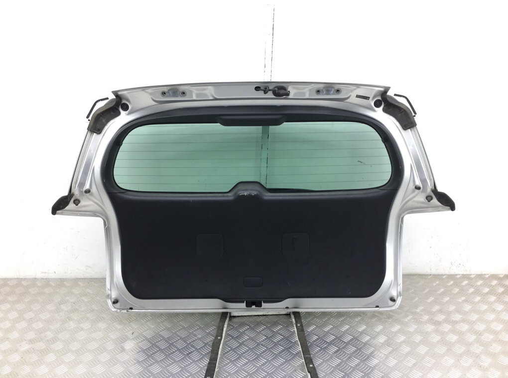 Крышка багажника для Toyota Urban Cruiser, 2010 г. 1.4 D-4D дизель б/у — фото 3