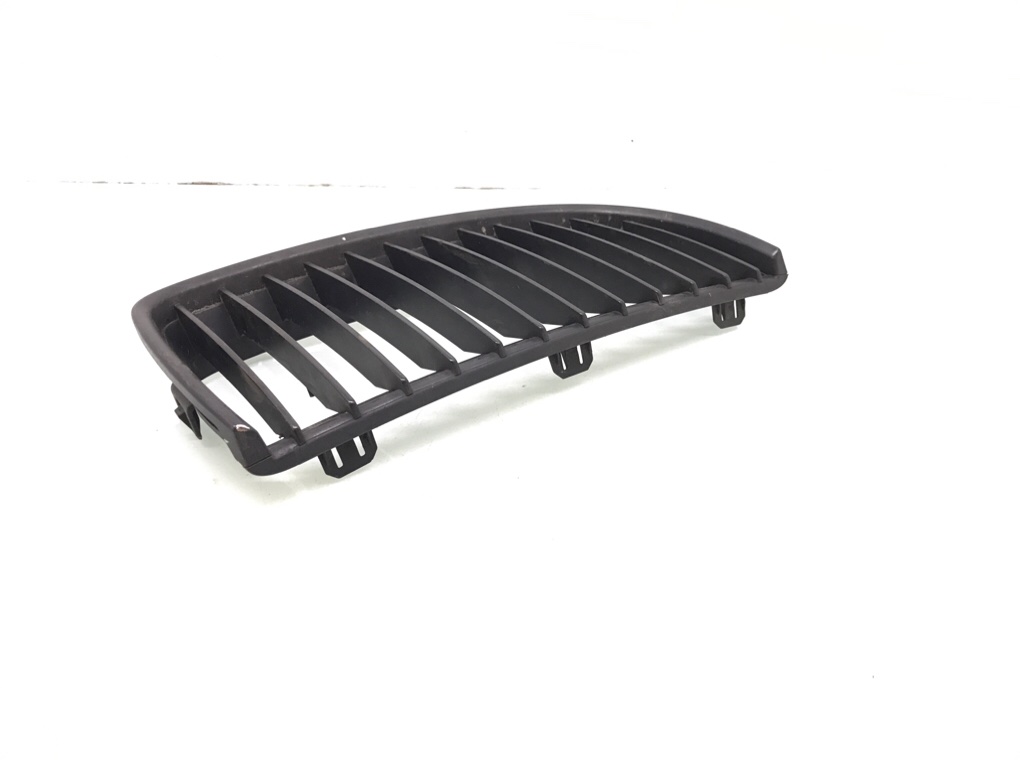 Решетка радиатора для BMW 3 E90/E91/E92/E93, 2006 г. 2.5 i бензин б/у — фото 3