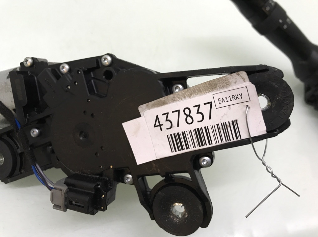 Моторчик заднего стеклоочистителя (дворника) для Ford Fiesta, 2011 г. 1.4 TDCI дизель б/у — фото 6