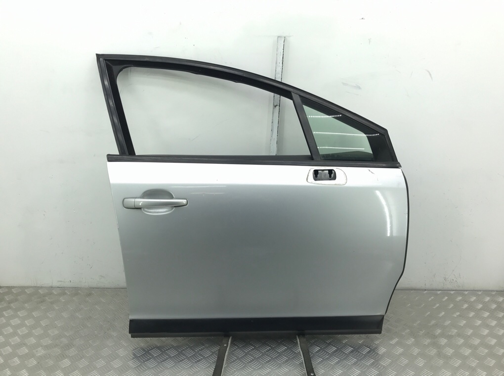 Дверь передняя правая для Citroen C4, 2010 г. 1.6 HDi дизель б/у