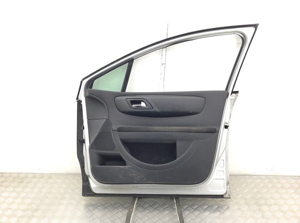 Дверь передняя правая для Citroen C4, 2010 г. 1.6 HDi дизель б/у — фото 4