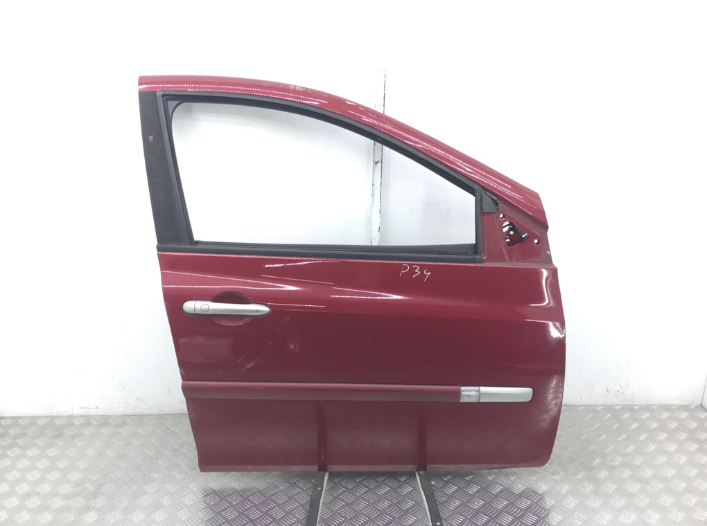 Дверь передняя правая для Renault Clio, 2010 г. 1.6 i бензин б/у