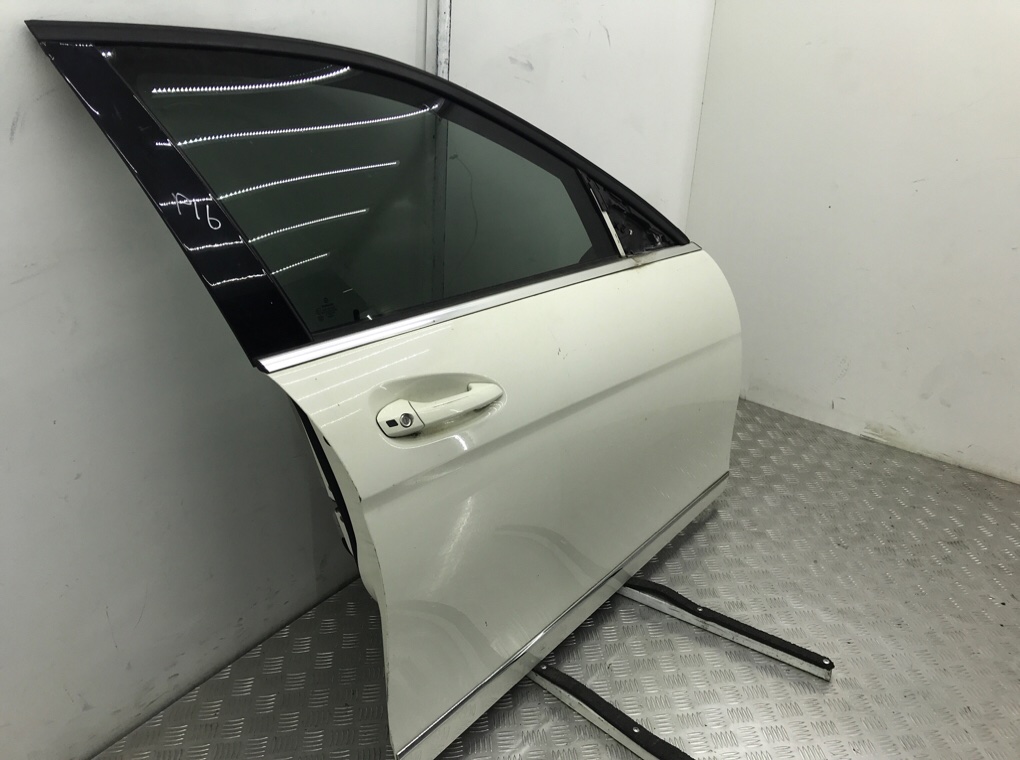 Дверь передняя правая для Mercedes C W204, 2010 г. 1.8 i бензин б/у — фото 2