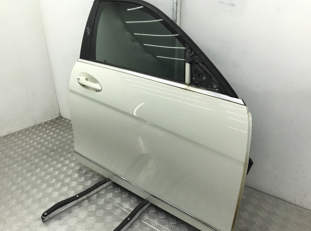 Дверь передняя правая для Mercedes C W204, 2010 г. 1.8 i бензин б/у — фото 3