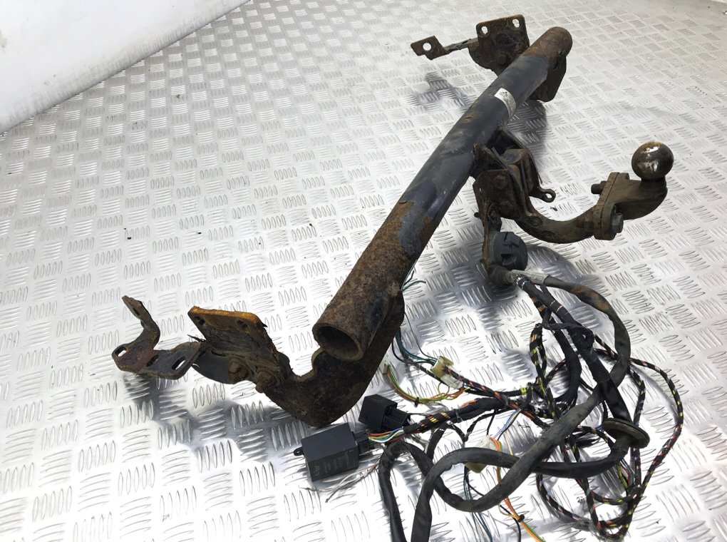 Прицепное устройство (фаркоп) для Mitsubishi ASX, 2010 г. 1.8 DiD дизель б/у — фото 2