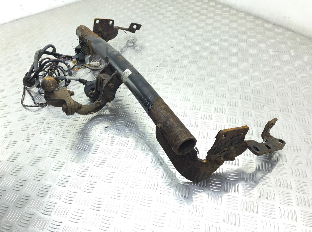 Прицепное устройство (фаркоп) для Mitsubishi ASX, 2010 г. 1.8 DiD дизель б/у — фото 3