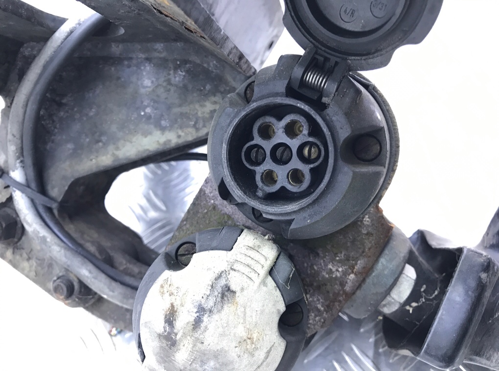 Прицепное устройство (фаркоп) для Volvo V50, 2009 г. 2.0 TD дизель б/у — фото 4