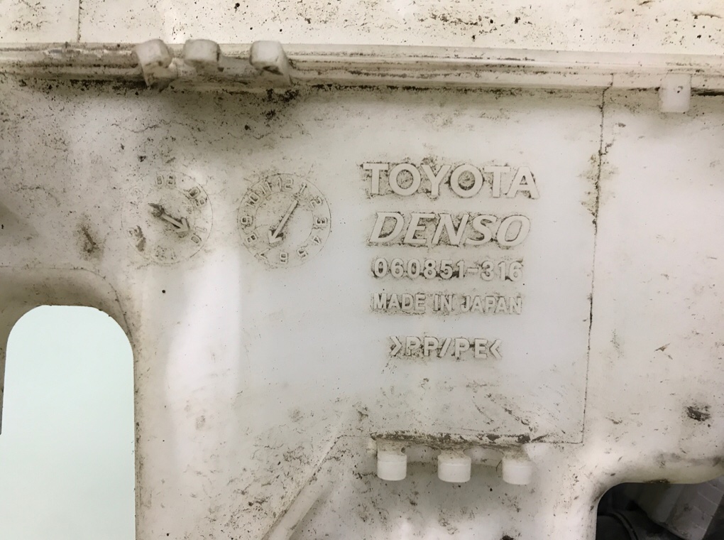 Бачок омывателя для Toyota Urban Cruiser, 2010 г. 1.4 D-4D дизель б/у — фото 5