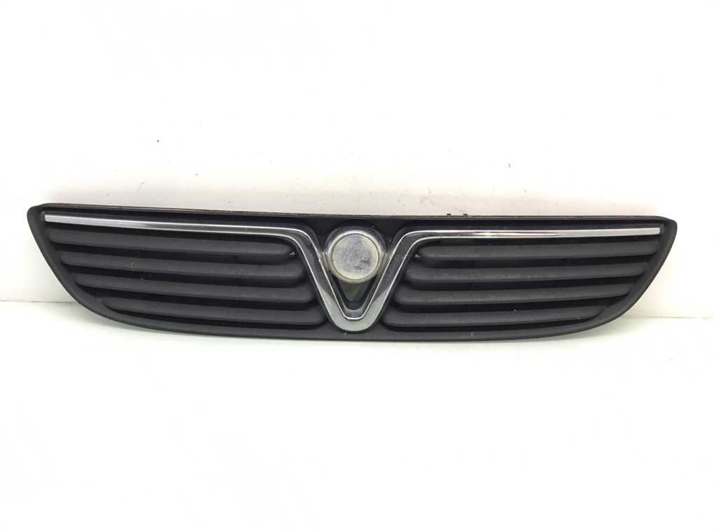 Решетка радиатора для Opel Zafira, 2002 г. 2.0 DTi дизель б/у