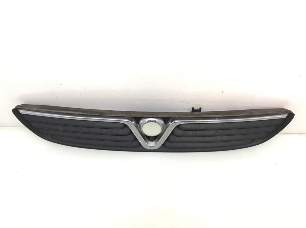 Решетка радиатора для Opel Zafira, 2002 г. 2.0 DTi дизель б/у — фото 2