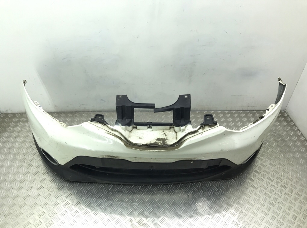 Бампер передний для Nissan Qashqai, 2015 г. 1.2 i бензин б/у — фото 2