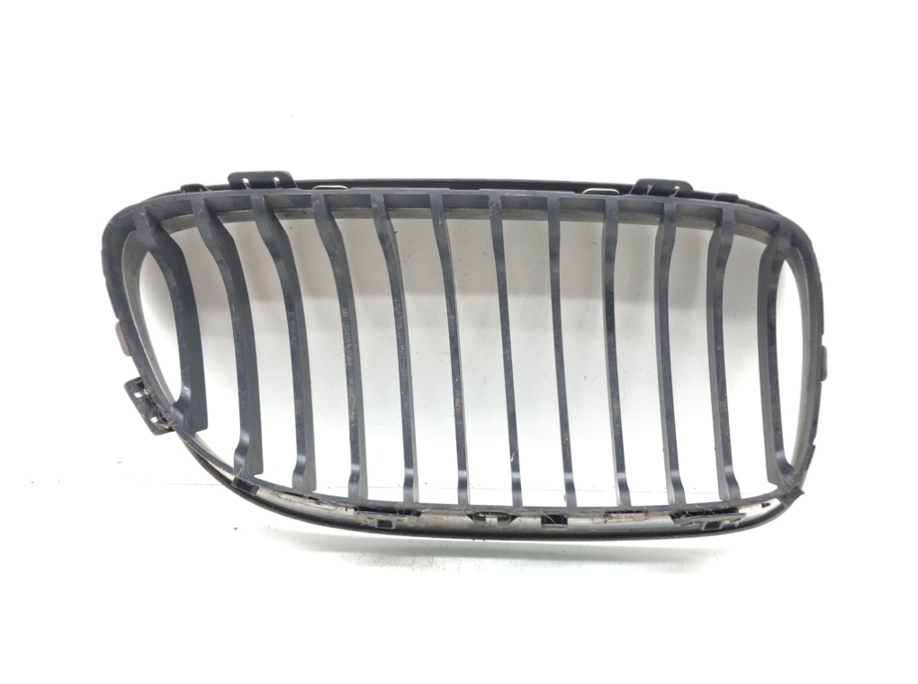 Решетка радиатора для BMW 3 E90/E91/E92/E93, 2010 г. 2.0 TD дизель б/у — фото 2