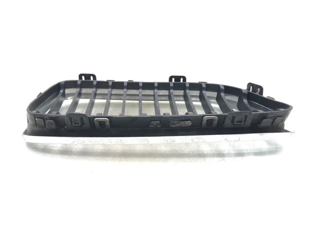 Решетка радиатора для BMW 3 E90/E91/E92/E93, 2010 г. 2.0 TD дизель б/у — фото 5