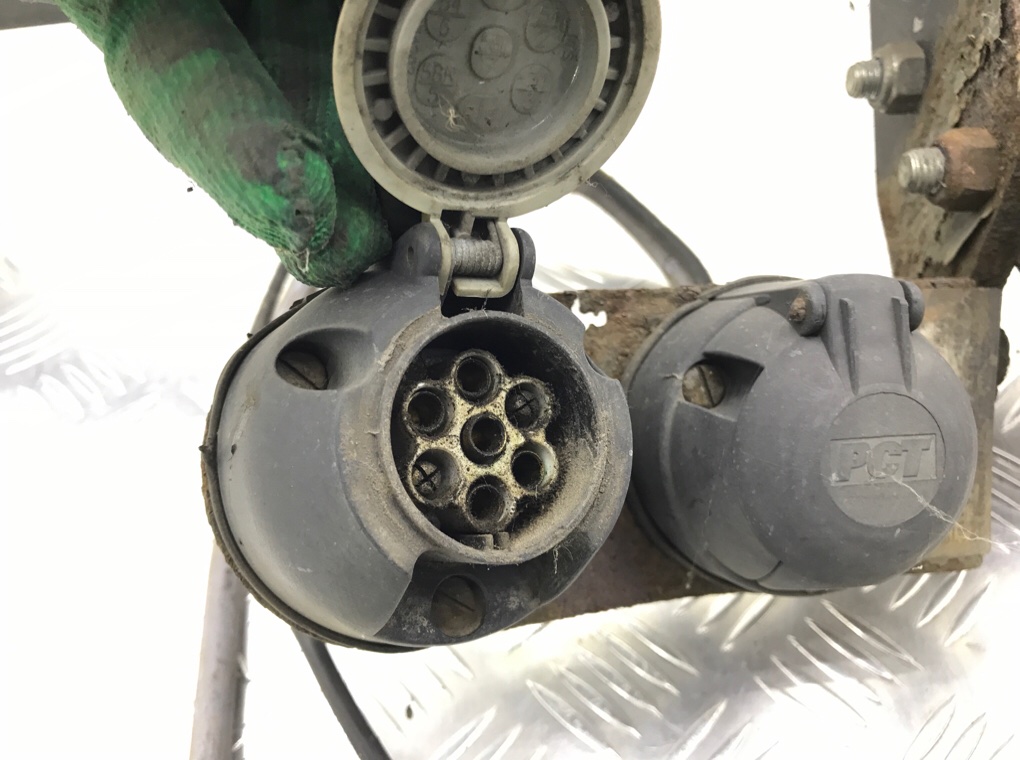 Прицепное устройство (фаркоп) для Volkswagen Touareg, 2005 г. 2.5 TDi дизель б/у — фото 6