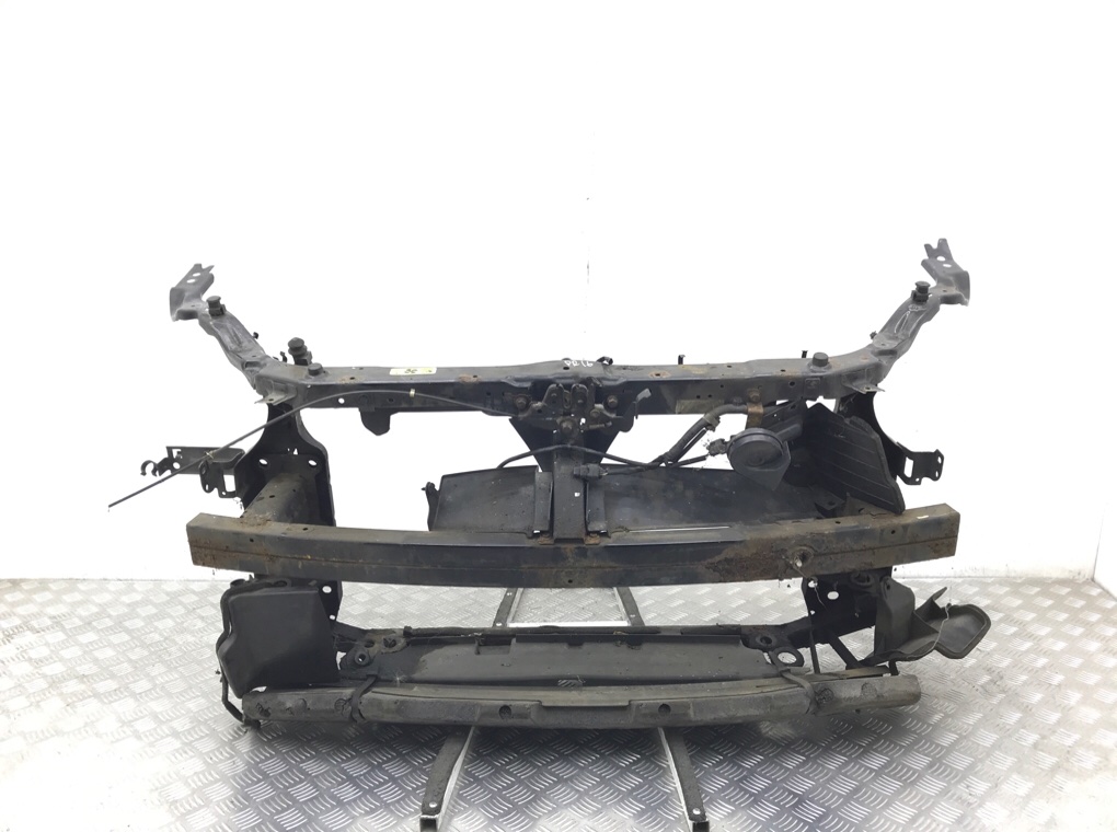 Панель передняя (телевизор) для Nissan Qashqai+2, 2011 г. 1.5 DCi дизель б/у