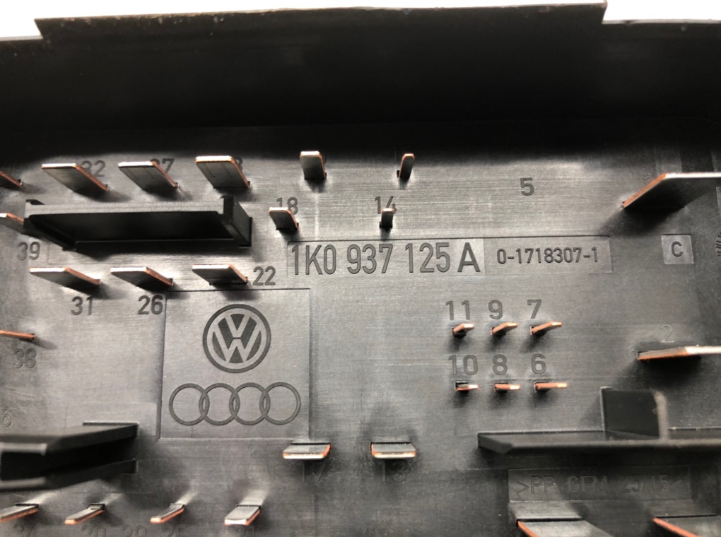 Блок предохранителей для Volkswagen Golf, 2007 г. 1.9 TDi дизель б/у — фото 6
