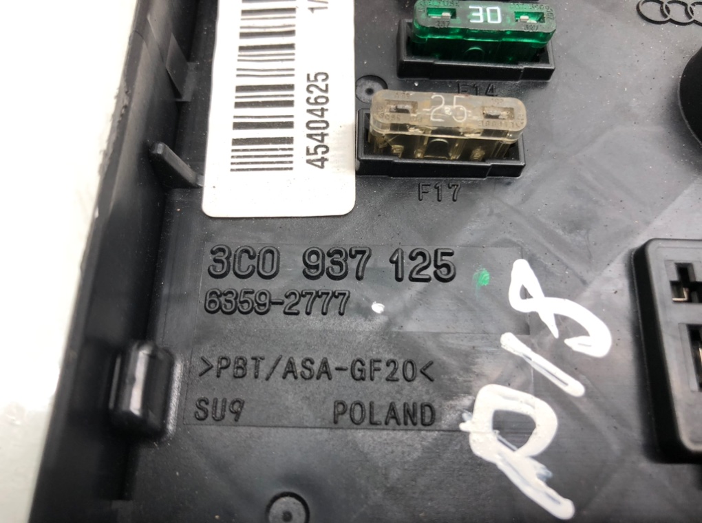 Блок предохранителей для Volkswagen Passat, 2006 г. 1.9 TDi дизель б/у — фото 6